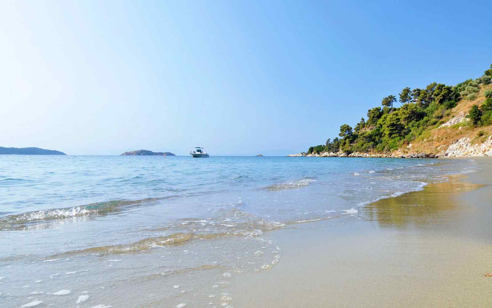 https://booknookinn.com/wp-content/uploads/2016/03/summer-beach-01.jpg